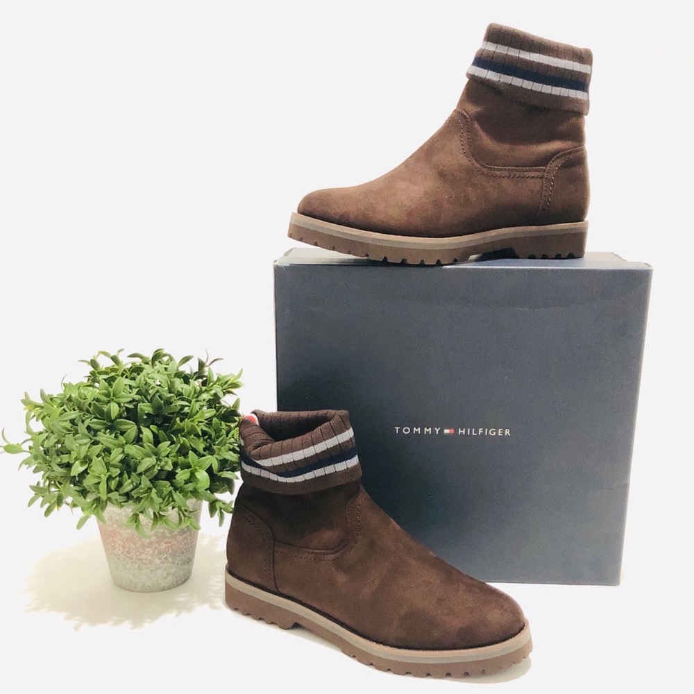 Tommy Hilfiger Women’s Pasilla Booties Dark Brown